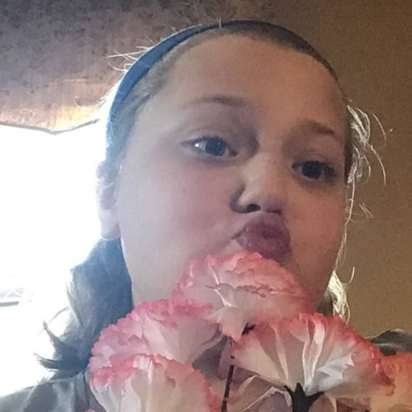 Meet your Posher, April - Picture 1 of 1